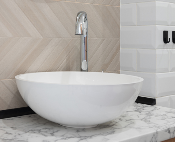 Is it a luxury hotel ?